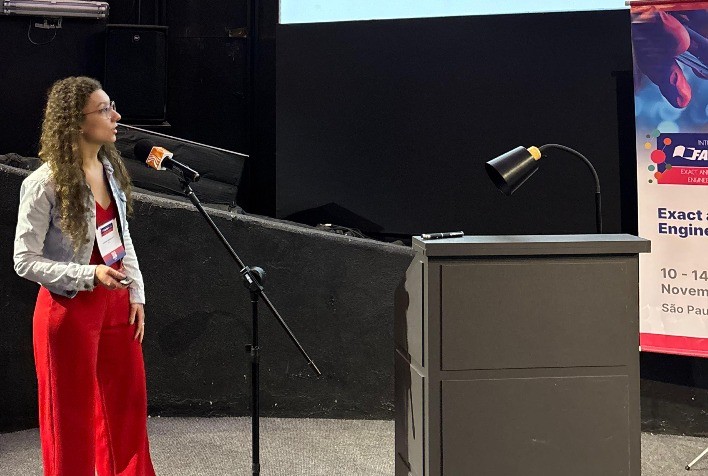 Dra. Marcelle Ferreira Silva, participa da Escola Interdisciplinar FAPESP 2025 e apresenta pesquisa sobre respostas ao estresse por alumínio em plantas